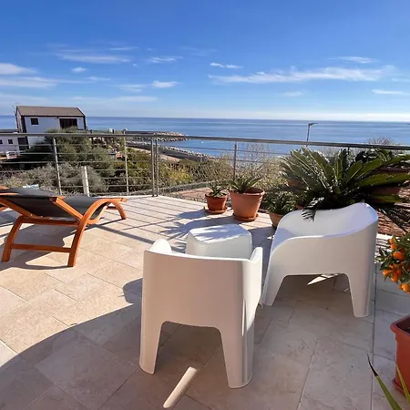 Sea House Iun Q7317 Apartman *